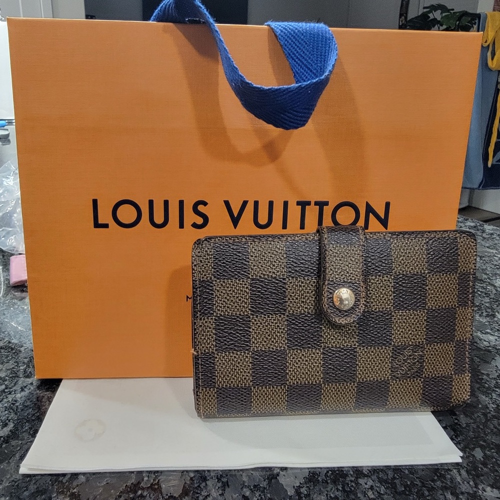 Louis Vuitton Vintage Kisslock Wallet in Damier Ebene